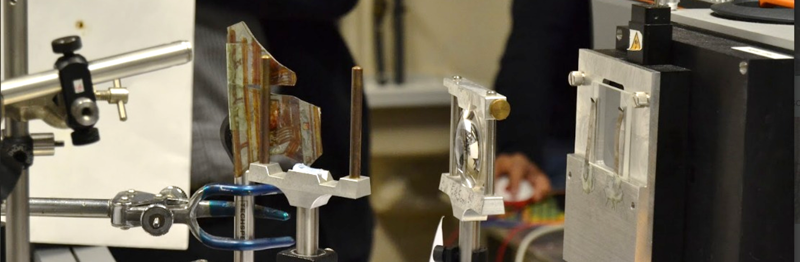 Análisis LIBS de grisalla histórica